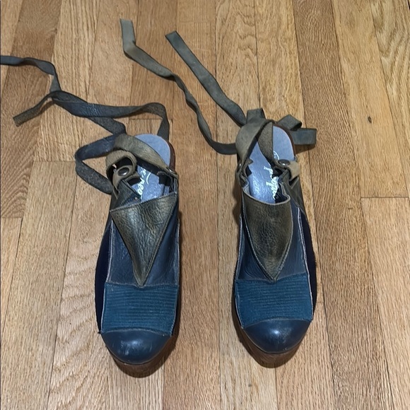 ‼️FREE PEOPLE clogs‼️ - Picture 1 of 13